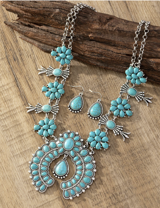 Turquoise Pendant Necklace & Drop Earrings