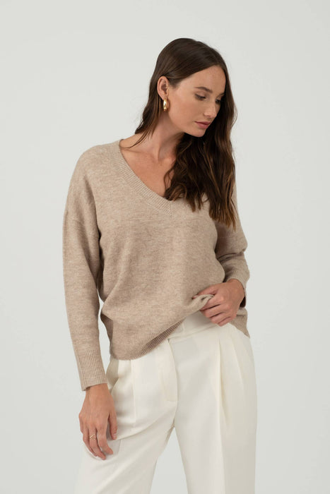 SOLID V NECK DROP SHOULDER KNIT SWEATER MEDIUM